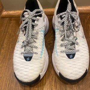 Giannis Nike size 4Y, GUC